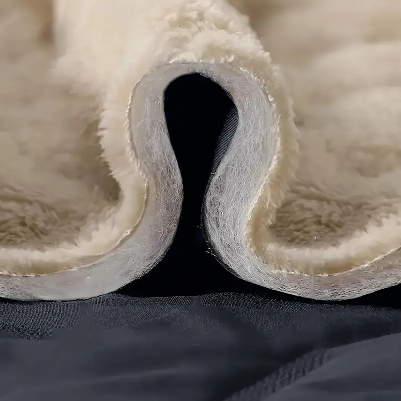 Men’s 2-Piece Solid Polyester Winter Plush-Lined Quilted Clothing Set